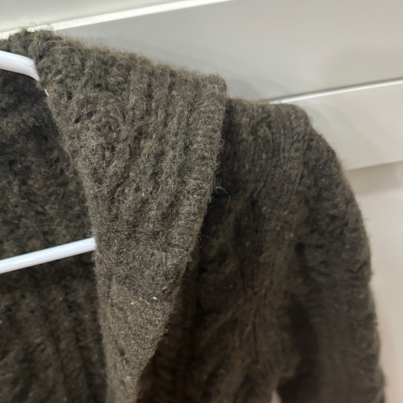 Cambridge Dry Goods 80% Lamb Wool Hooded Sweater - Olive Green Size Medium - Picture 5 of 8